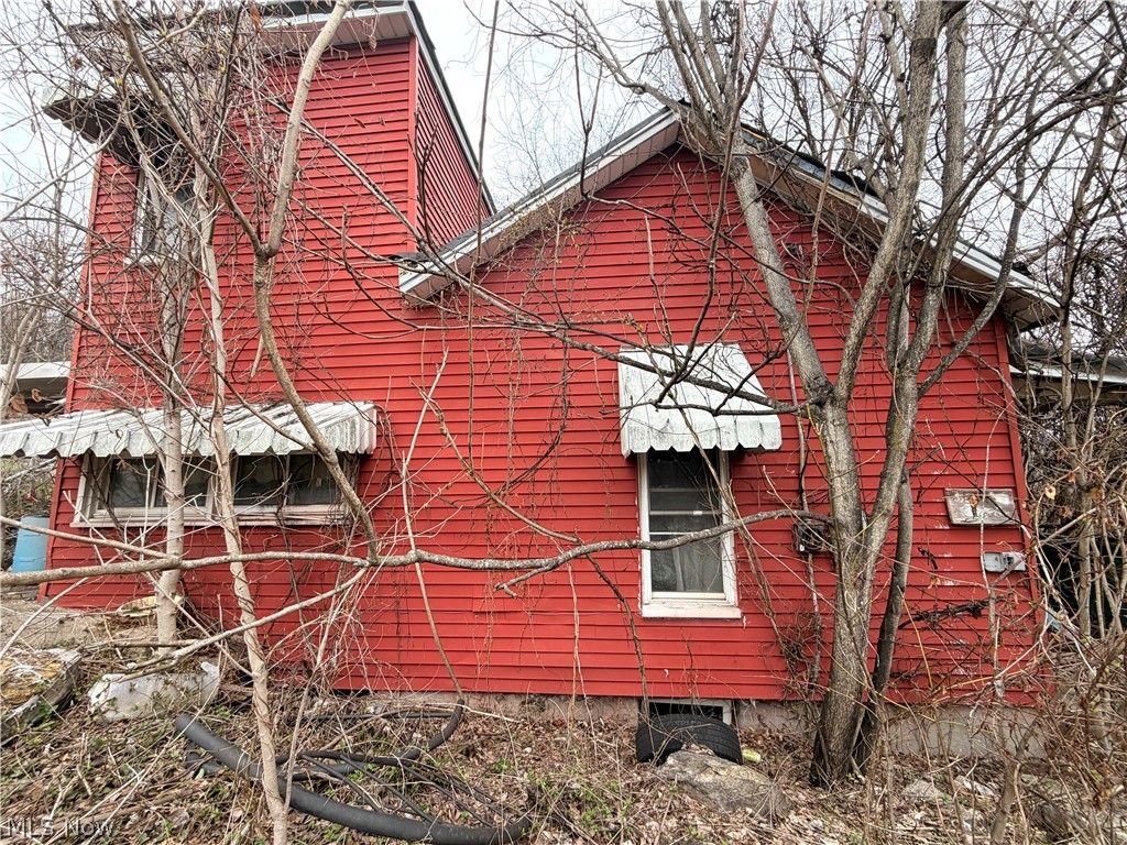 Photo of 274 Lombardy Heights Hts, Bridgeport, OH 43912 (MLS # 5192102)