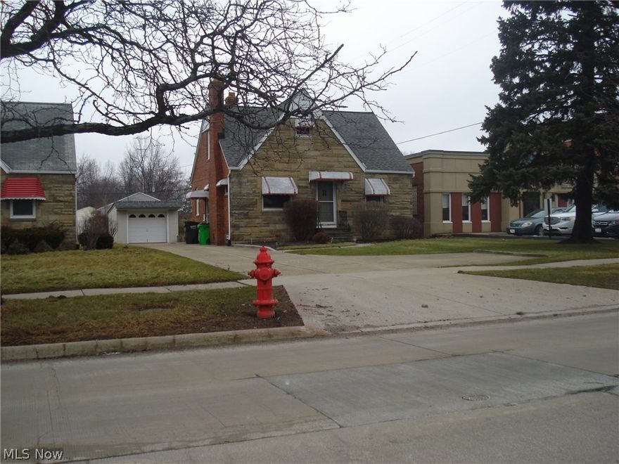 A well maintain Bungalow with 3 bedrooms and 2 full baths. A spacious living room and kitchen. The finshed  basement offers a full bath and a bar and extra room for storage. All appliances stay.