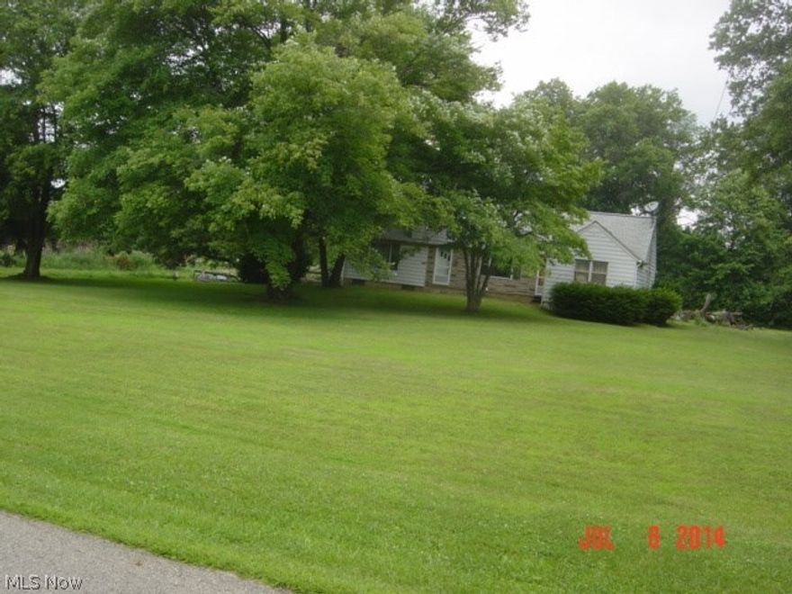 1.99 acres, furnace and a/c (2008), stone and aluminum sided raised ranch.Needs renovations.Seller selling home in as is condition only.
buyer will be responsible to comply with TCBOH septic test,repairs,upgrades or replacement.PRICE REFLECTS WHAT THE PROPERTY NEEDS. call listing agent for details.