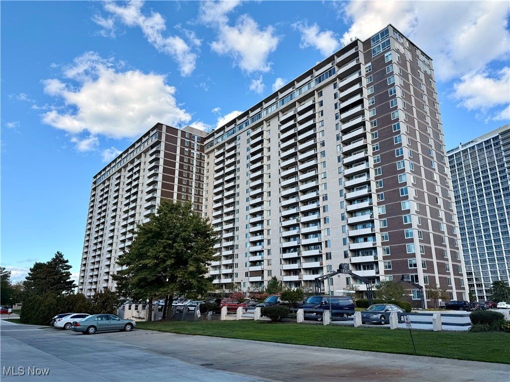 Photo of 12900 Lake Avenue #216, Lakewood, OH 44107 (MLS # 5165184)