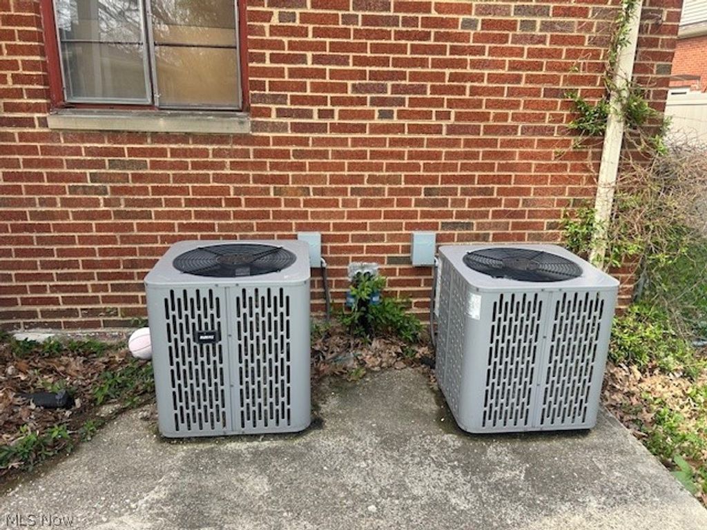 Photo of 6125 W 54th Street, Parma, OH 44129 (MLS # 5201000)