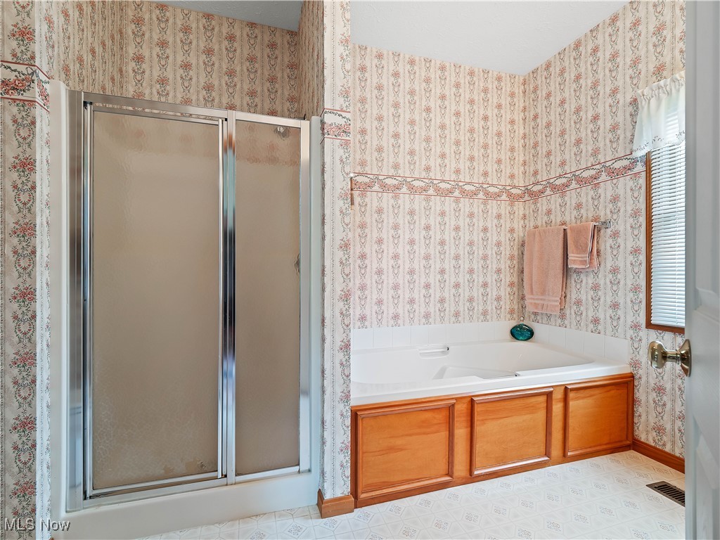 4278 Fall Lake Drive, Avon, Ohio image 24