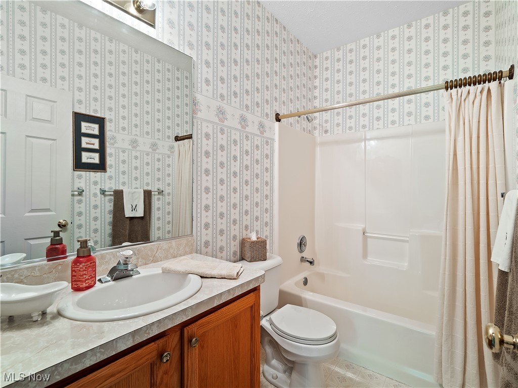 4278 Fall Lake Drive, Avon, Ohio image 27