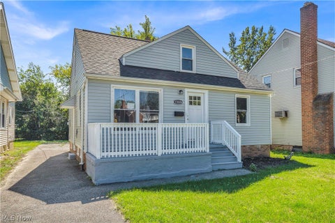 Tiny photo for 15506 Westview Avenue, Cleveland, OH 44128 (MLS # 5246514)