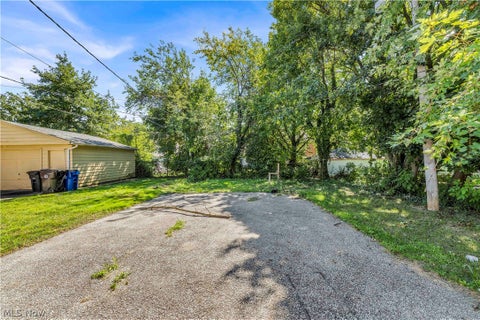 Tiny photo for 15506 Westview Avenue, Cleveland, OH 44128 (MLS # 5246514)