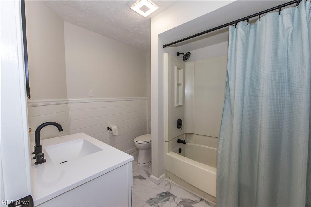 Akers & Co - Residential