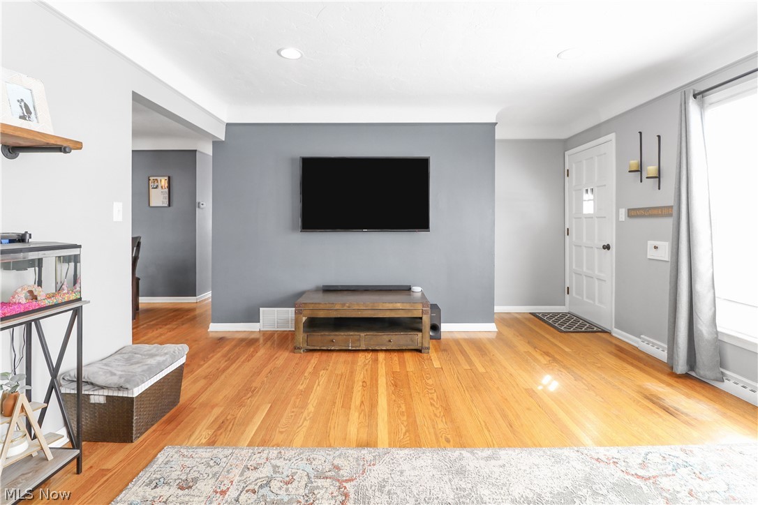 Frank J Basiles Glamer Drive - Residential