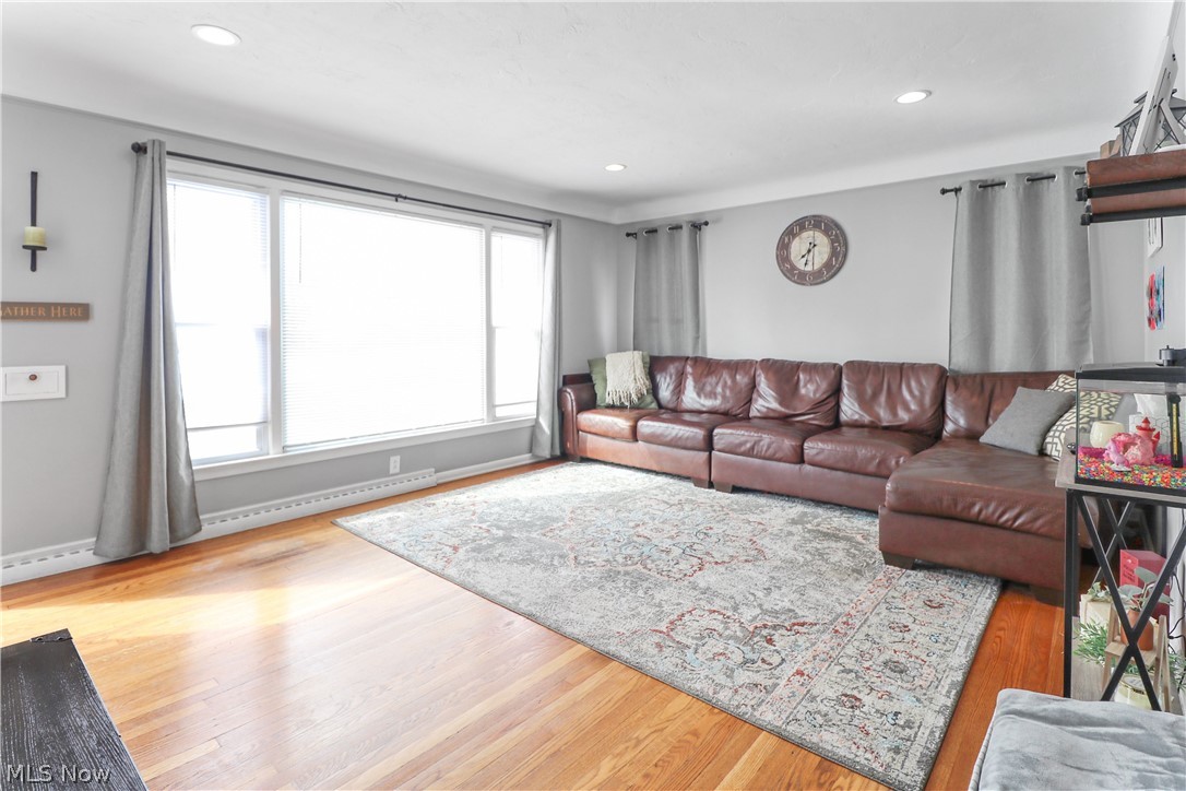 Frank J Basiles Glamer Drive - Residential