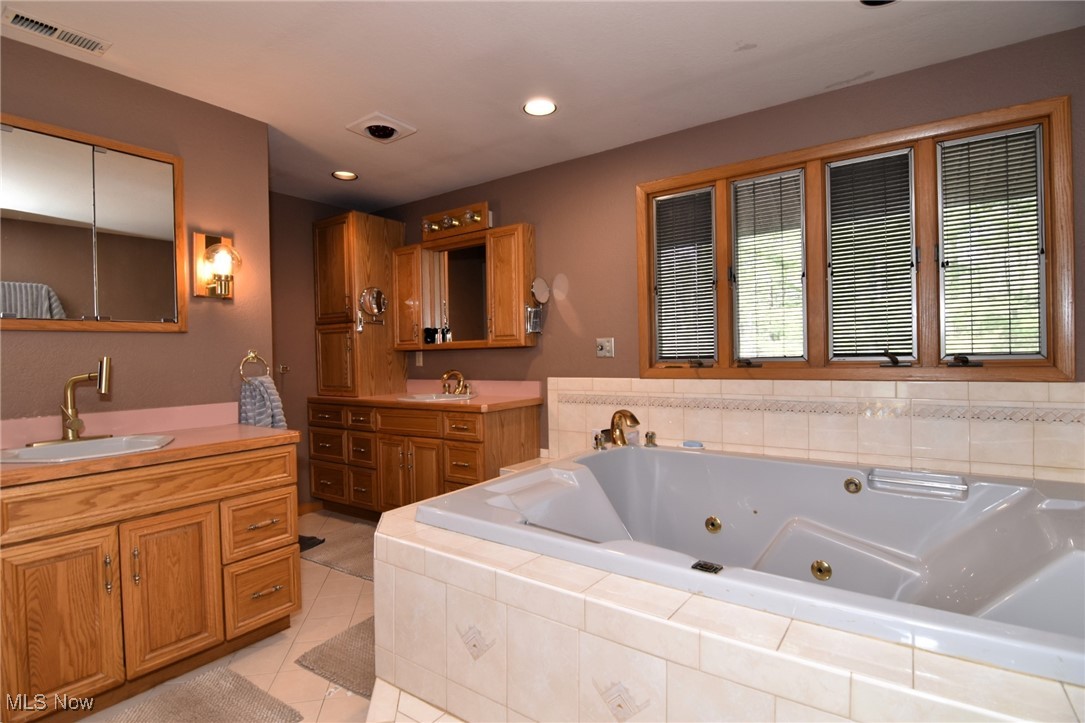 9580 Stafford Road, Chagrin Falls, Ohio image 16
