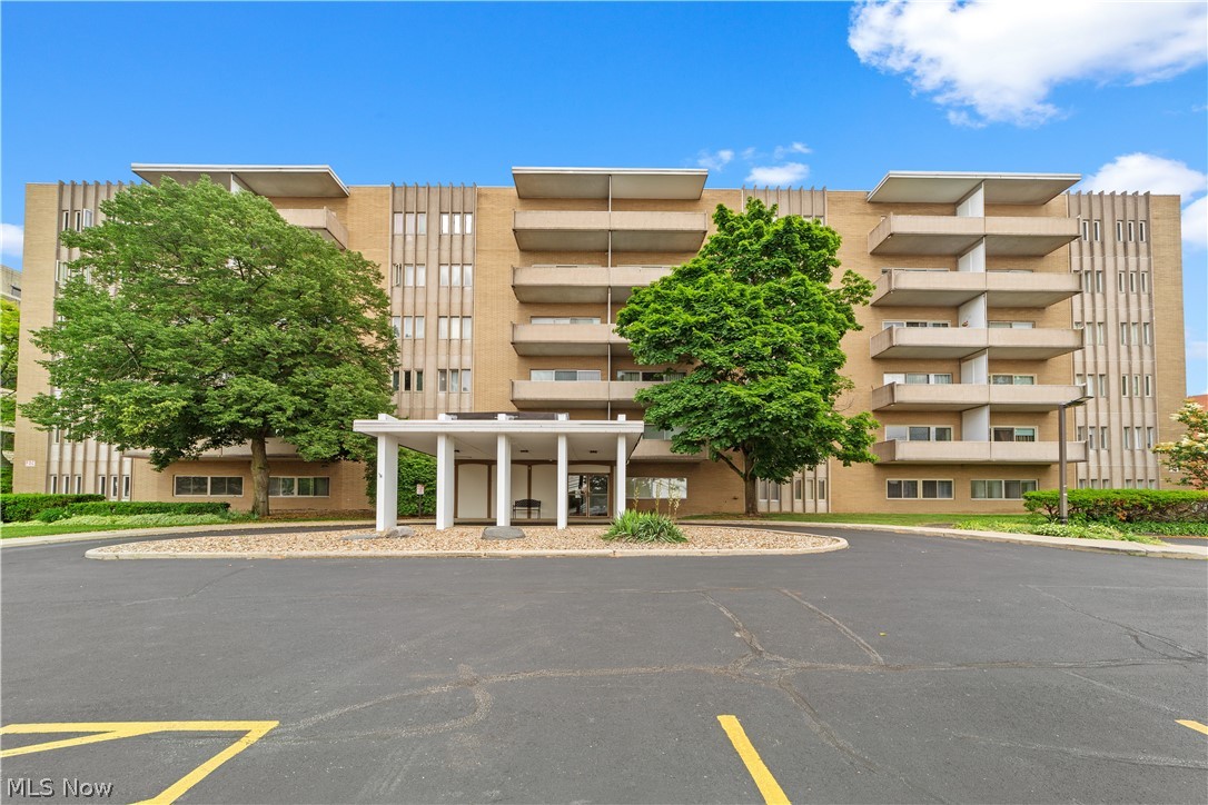 Saxon House Condo - Residential