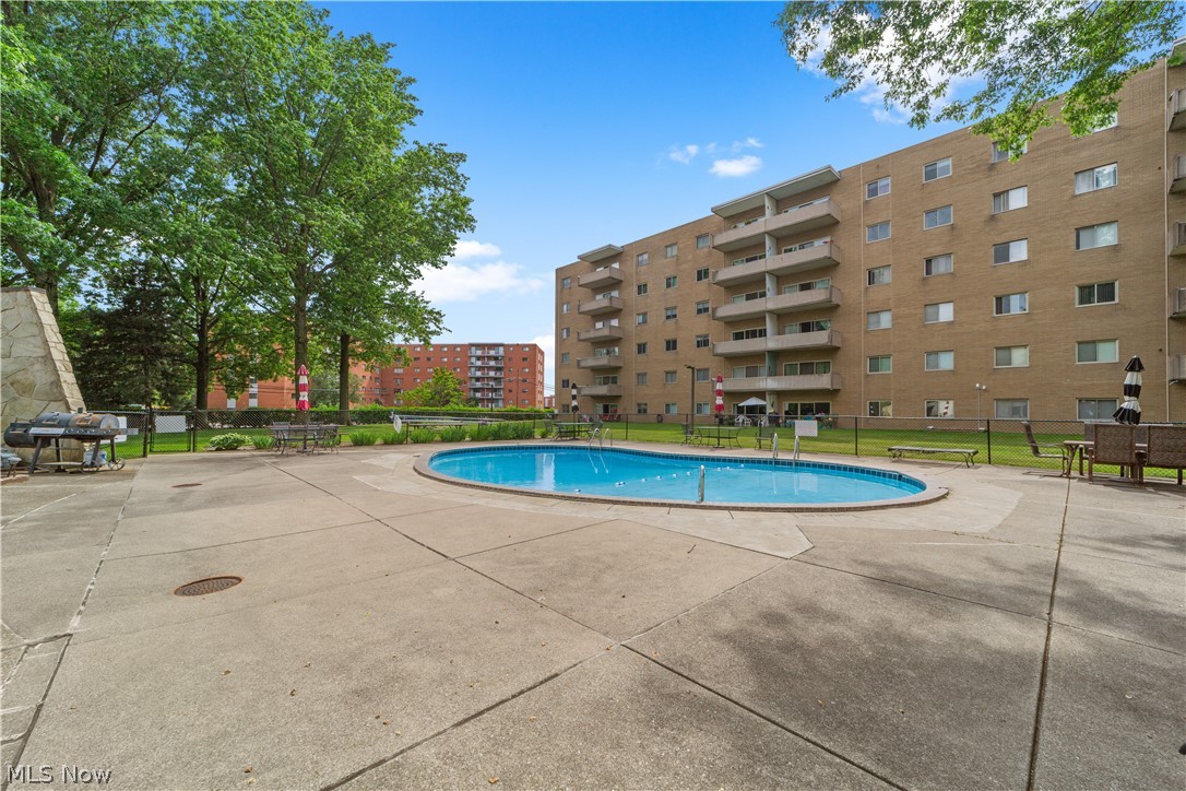 Saxon House Condo - Residential