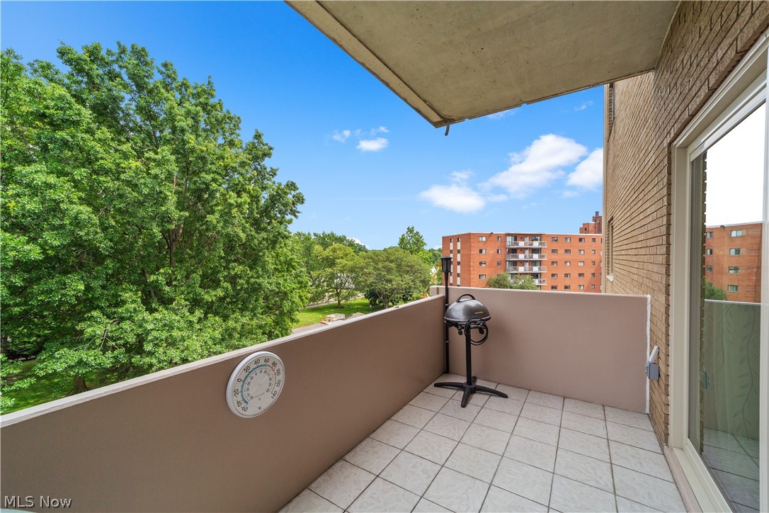 Saxon House Condo - Residential