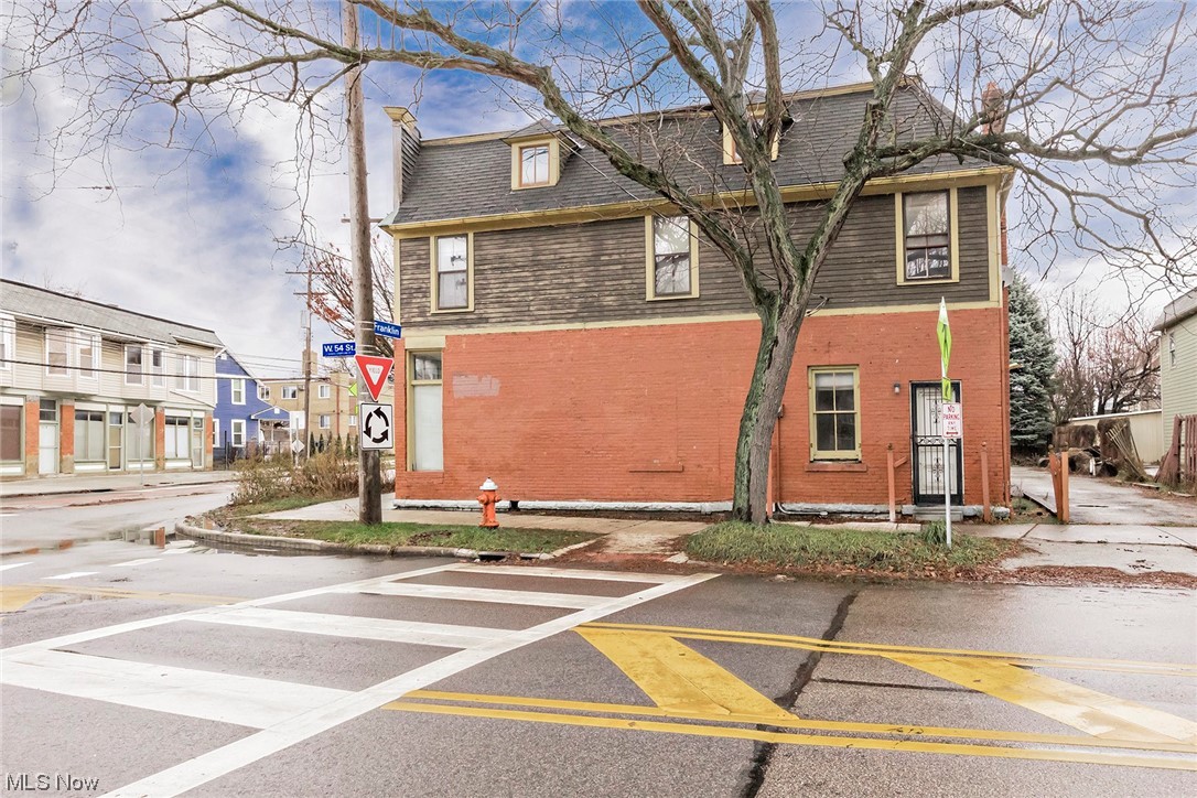 James M Hoyts & J Wade Jrs A - Residential Income