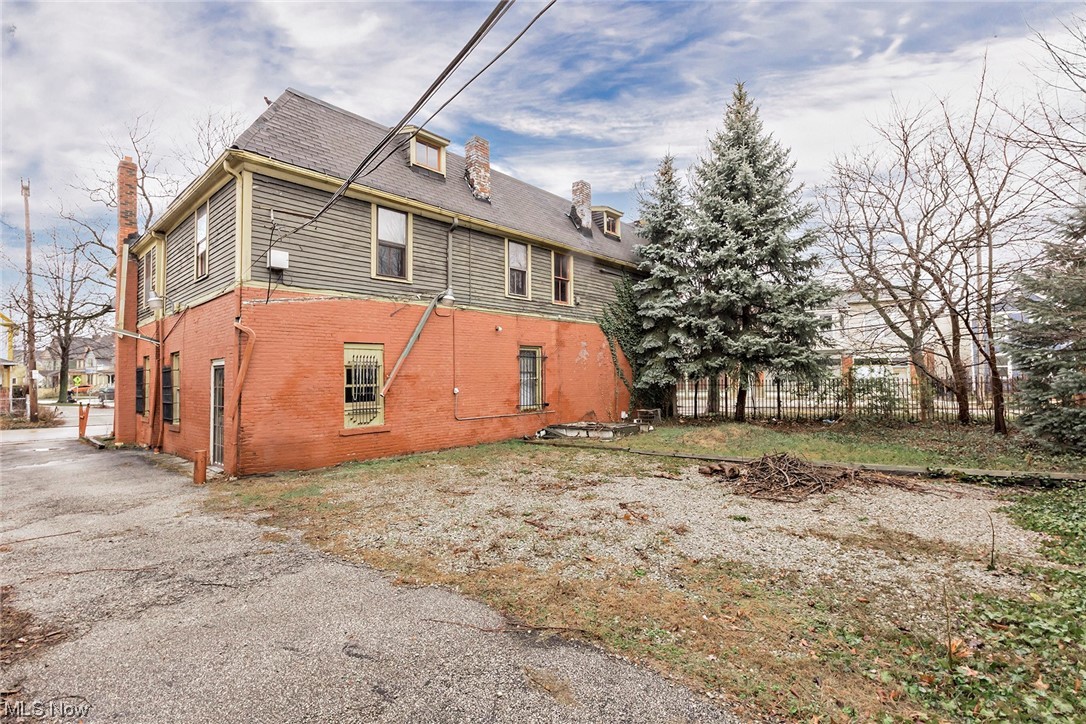 James M Hoyts & J Wade Jrs A - Residential Income