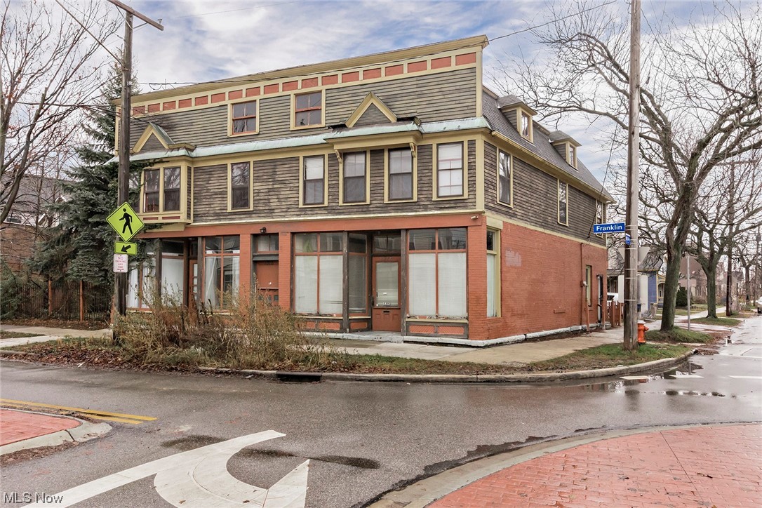 James M Hoyts & J Wade Jrs A - Residential Income