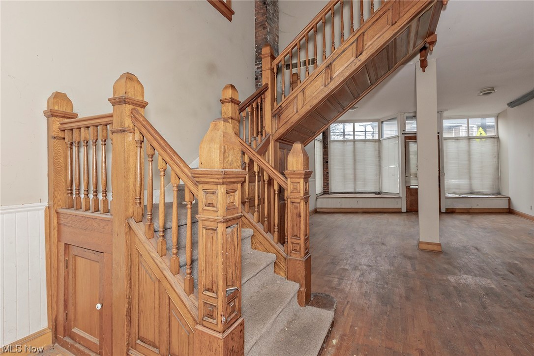 James M Hoyts & J Wade Jrs A - Residential Income