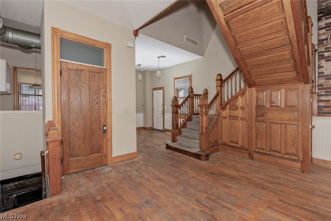 James M Hoyts & J Wade Jrs A - Residential Income