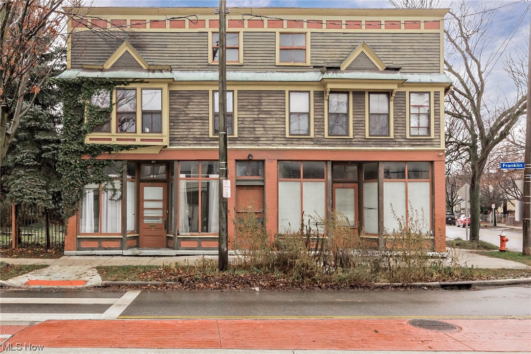 James M Hoyts & J Wade Jrs A - Residential Income