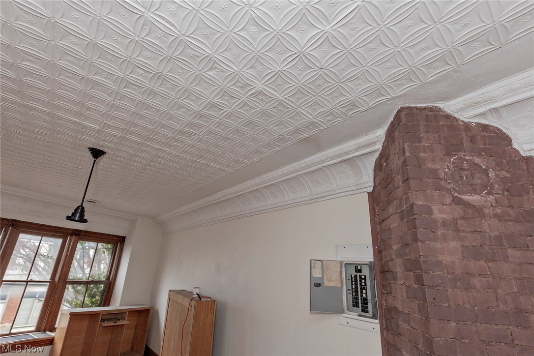 James M Hoyts & J Wade Jrs A - Residential Income