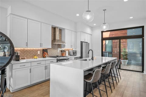 Tiny photo for 1403 E Superior Avenue, Cleveland, OH 44113 (MLS # 5221621)