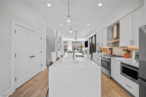 Tiny photo for 1403 E Superior Avenue, Cleveland, OH 44113 (MLS # 5221621)