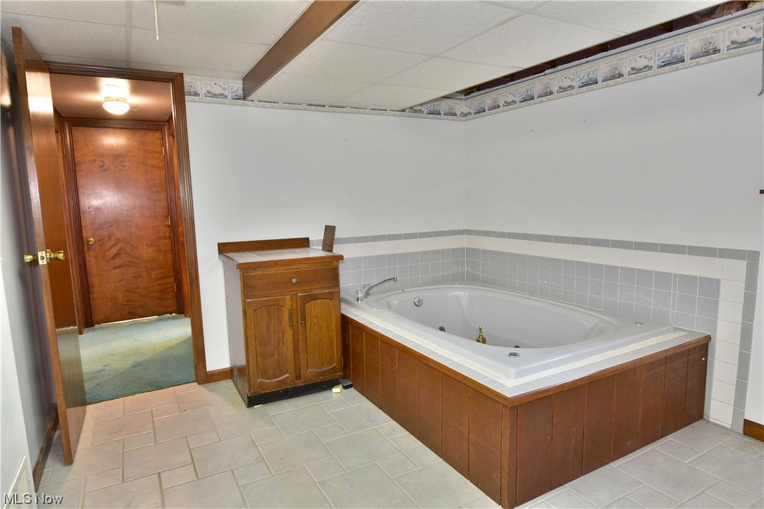 Hyde-Oakfield Road - Residential