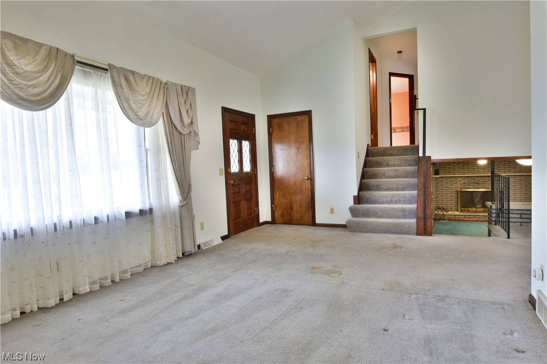 Hyde-Oakfield Road - Residential