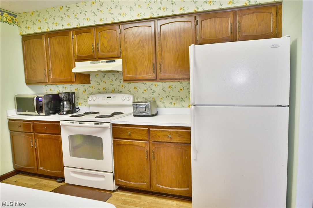 Hyde-Oakfield Road - Residential