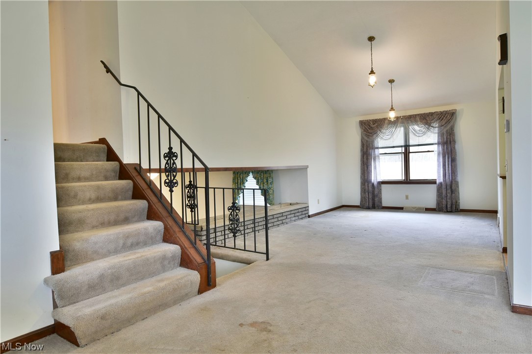 Hyde-Oakfield Road - Residential