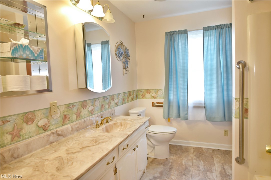 Hyde-Oakfield Road - Residential