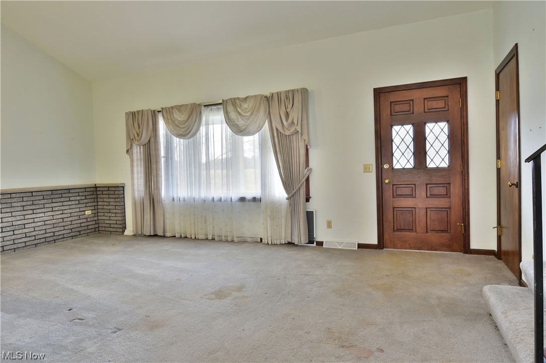 Hyde-Oakfield Road - Residential