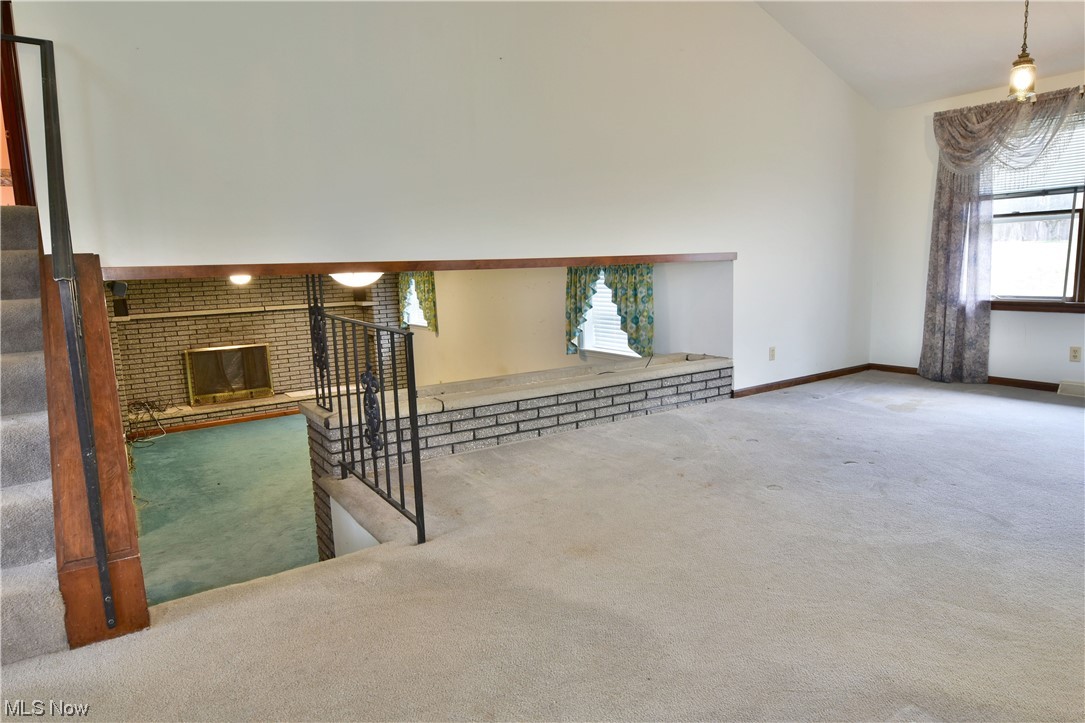 Hyde-Oakfield Road - Residential