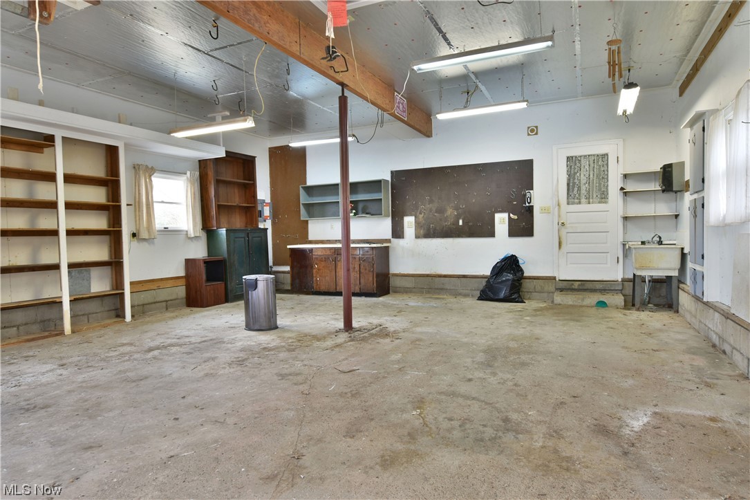 Hyde-Oakfield Road - Residential