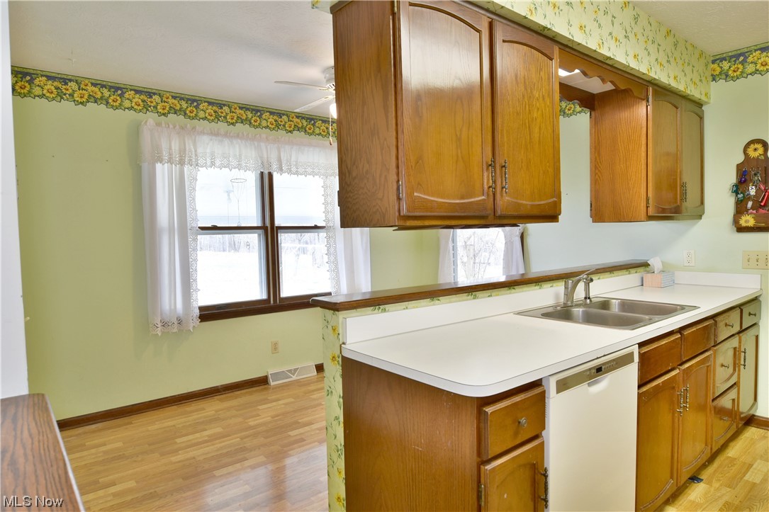 Hyde-Oakfield Road - Residential