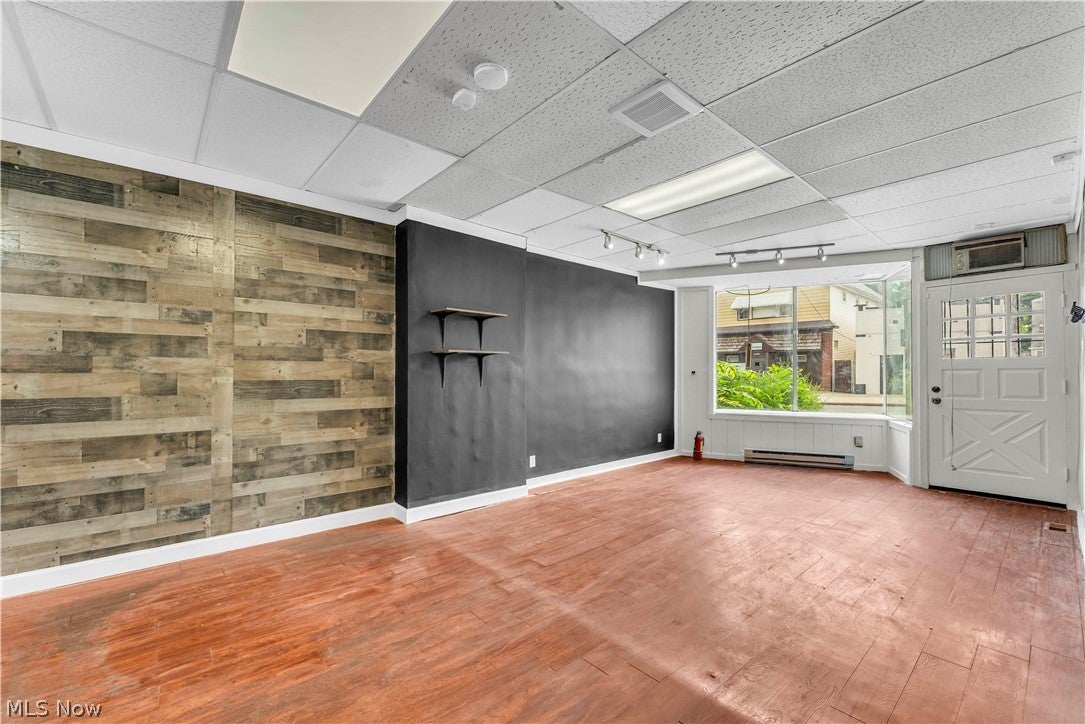 4600 Grand Division Avenue 9