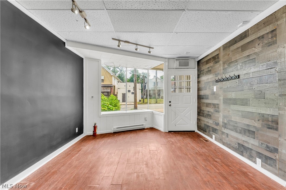 4600 Grand Division Avenue 9