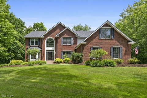 Homes For Sale - 9305 Roryanna Drive<br/> Geauga County, Chardon, OH 44024