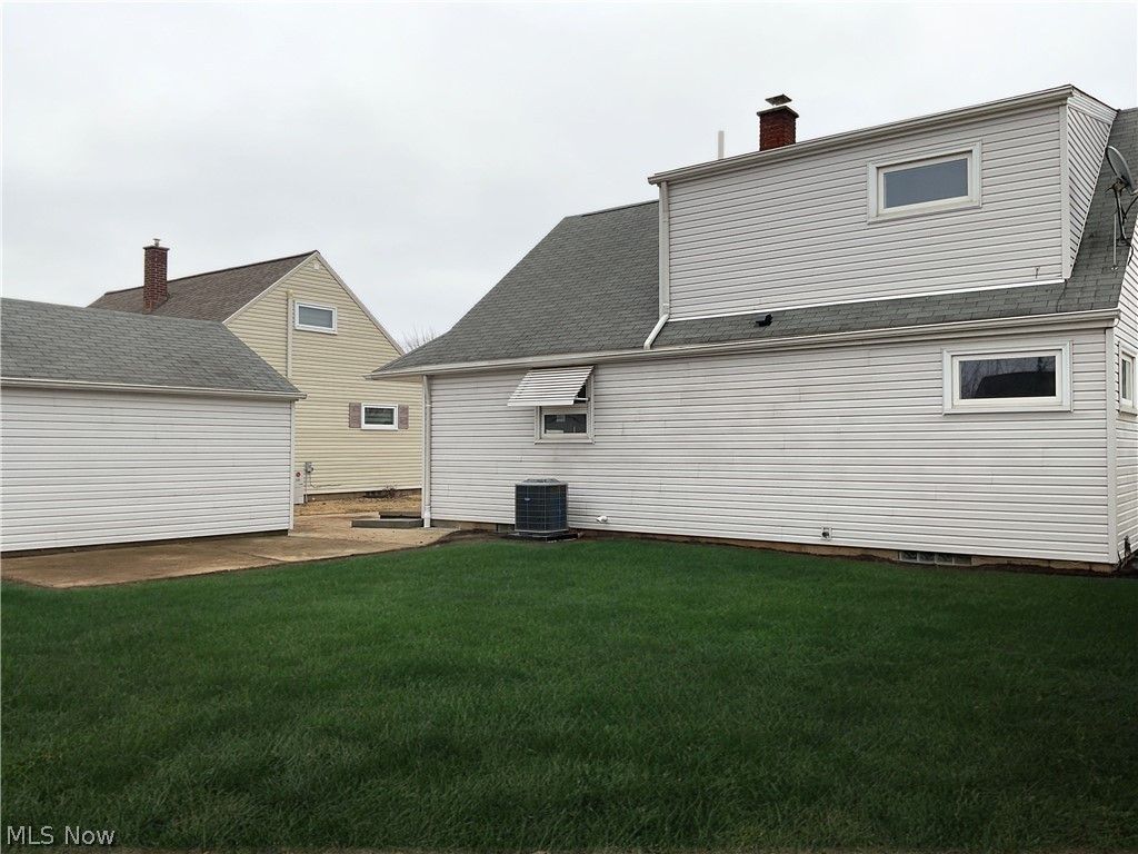 Photo of 1127 Valleyview Avenue SW, Canton, OH 44710 (MLS # 5191357)