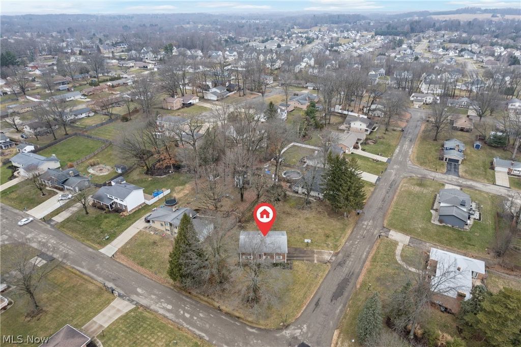 Photo of 2892 Chadwick Street NW, Massillon, OH 44646 (MLS # 5193123)