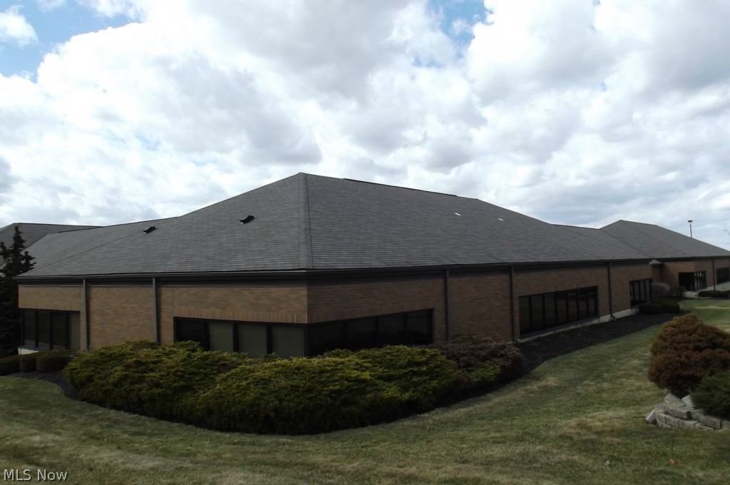 Outstanding Class A Medical/Professional office space. Great location west side of city near Alliance Business Park. Approx 2500 Sq. Ft. up to 5000 sq.ft available