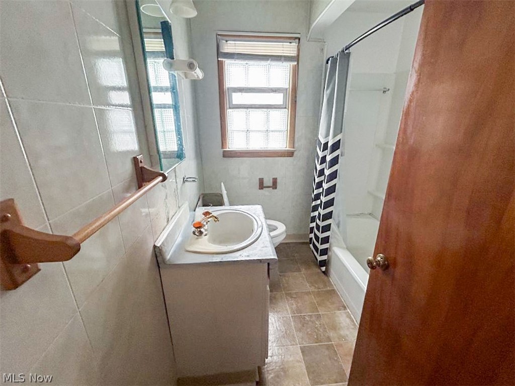 A C Spears 01 - Residential