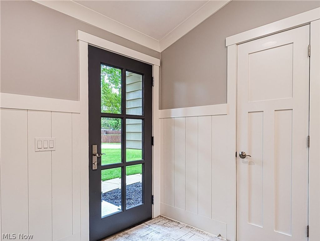 Photo of 1101 Chaparrel Road SW, Hartville, OH 44632 (MLS # 5206312)