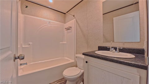 Tiny photo for 1006 south park circle CIR, Brookfield, OH 44403 (MLS # 5240458)
