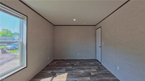Tiny photo for 1006 south park circle CIR, Brookfield, OH 44403 (MLS # 5240458)