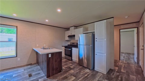 Tiny photo for 1006 south park circle CIR, Brookfield, OH 44403 (MLS # 5240458)