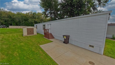 Photo of 1006 south park circle CIR, Brookfield, OH 44403 (MLS # 5240458)