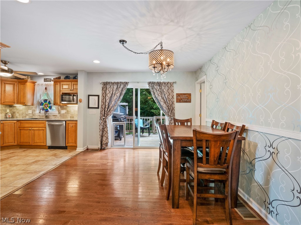 Wm T Amos - Residential