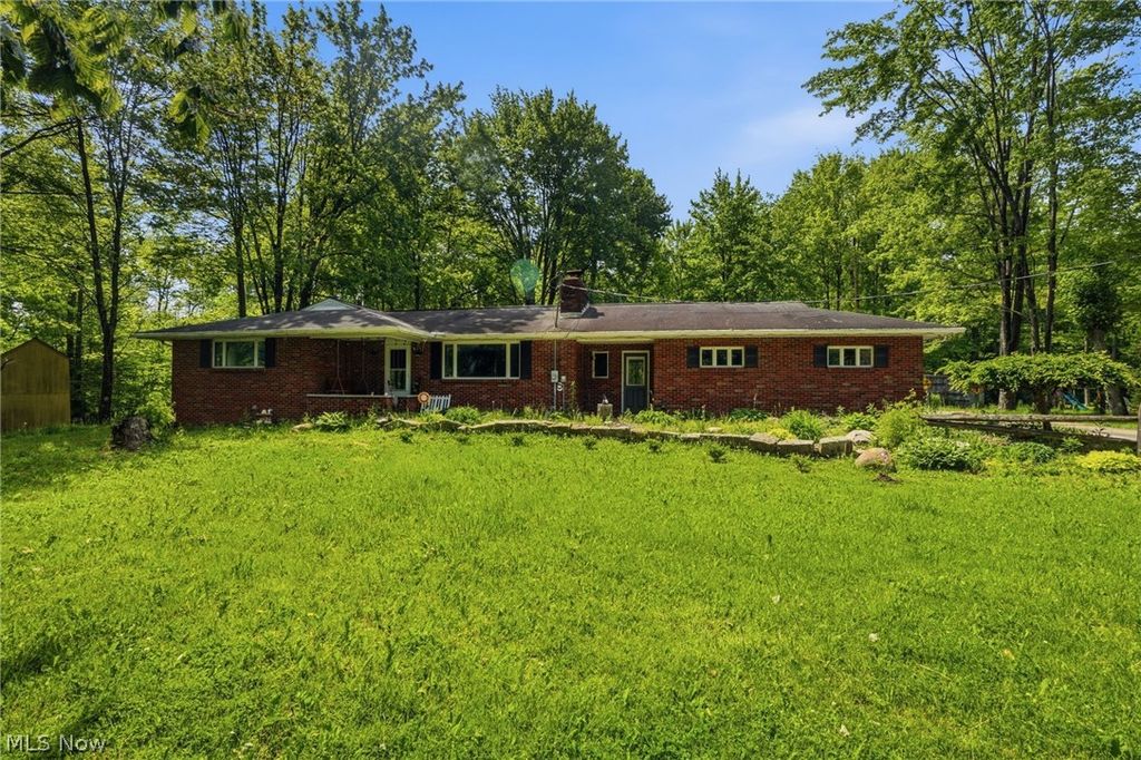 Photo of 3996 Irishtown Southworth Road, Farmdale, OH 44417 (MLS # 5213719)