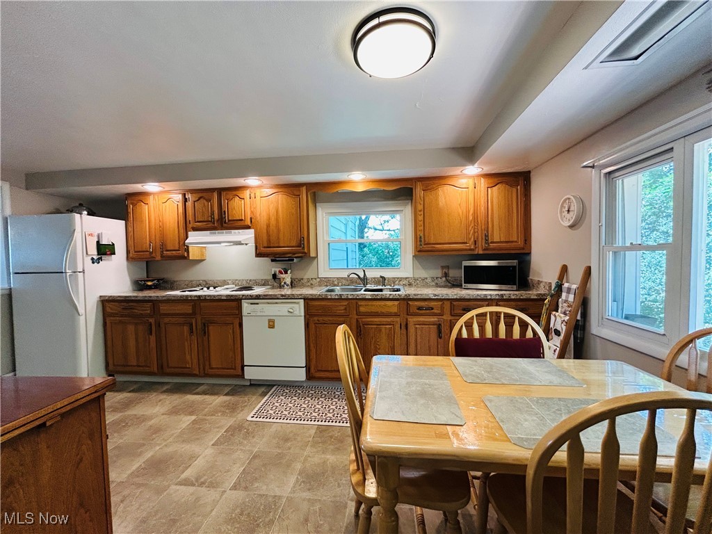 Fairlawn, Ohio 44333, United States, 3 Bedrooms Bedrooms, ,2 BathroomsBathrooms,Residential,Active,174784