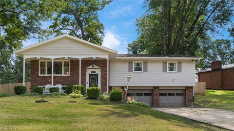 Homes For Sale - 5020 Cliffrock Drive<br/> Zanesville, OH 43701